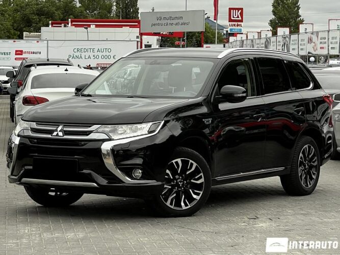 Mitsubishi Outlander 2016 doar la InterAuto