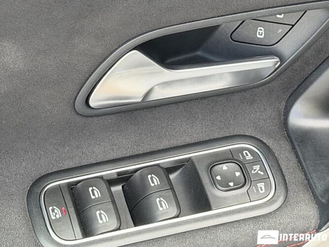 Mercedes A 180 32 mercedes A 180 2019