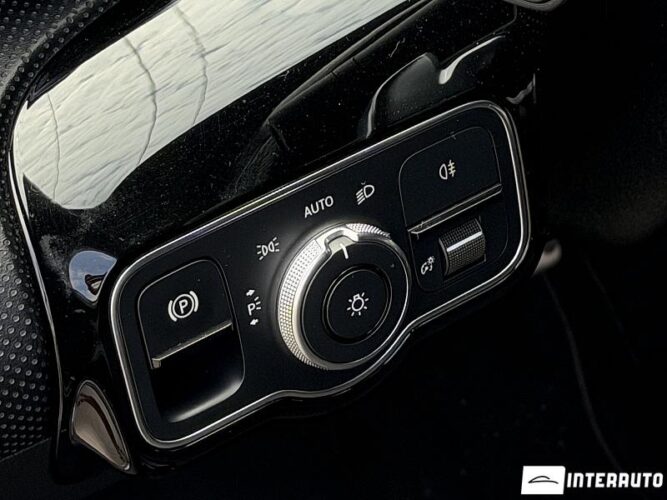 Mercedes A 180 33 mercedes A 180 2019
