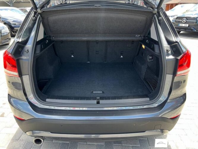 BMW X1 2.5e 56 bmw X1 2.5e 2020