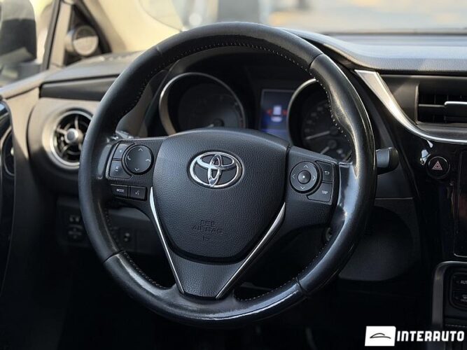toyota Auris 2015