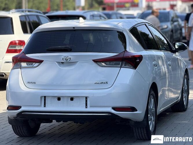 toyota Auris 2015