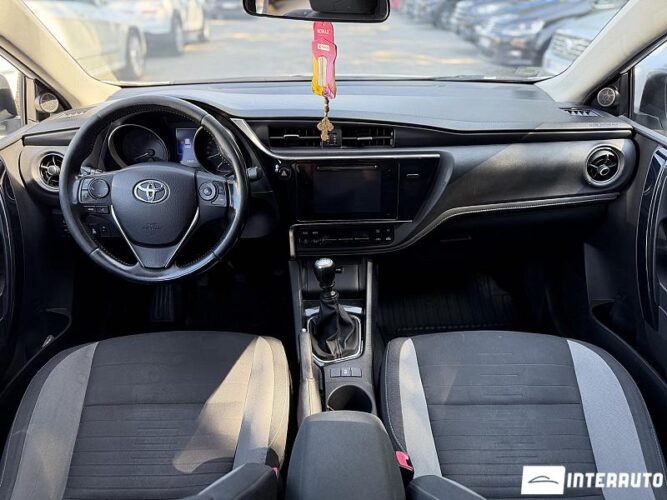 toyota Auris 2015