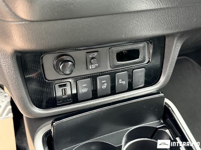 Mitsubishi Outlander 47 mitsubishi Outlander 2019