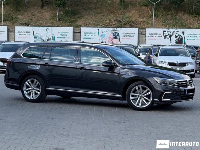 Volkswagen Passat GTE 2020 doar la InterAuto