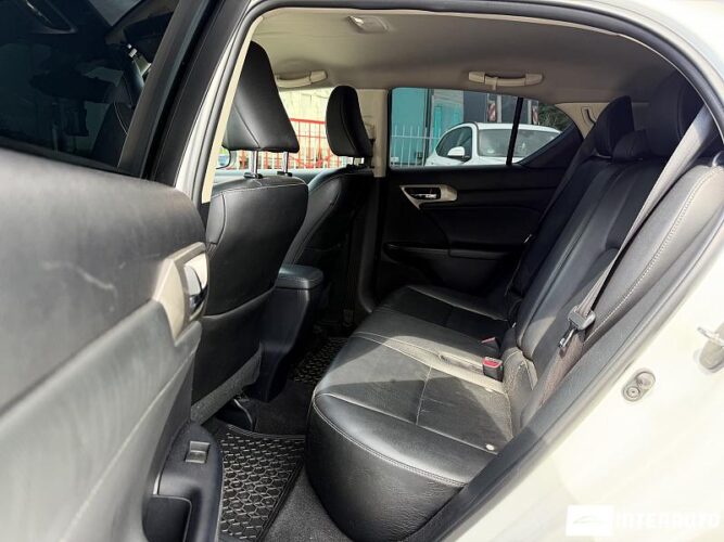 lexus CT 200h 2014