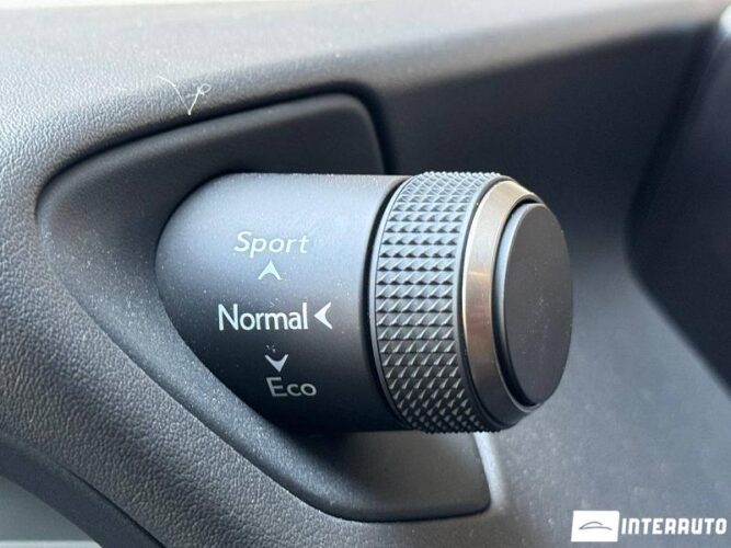 Lexus UX 250h 36 lexus UX 250h 2019