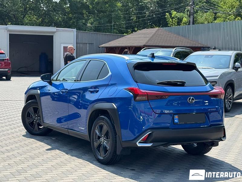 Lexus UX 250h