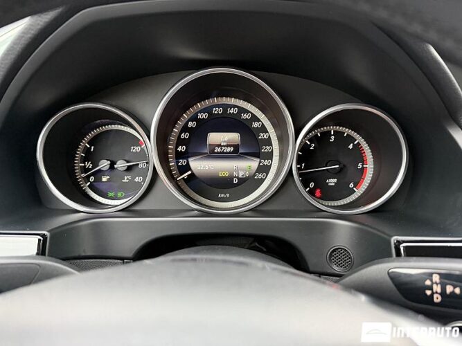 Mercedes E 200 39 mercedes E 200 2016