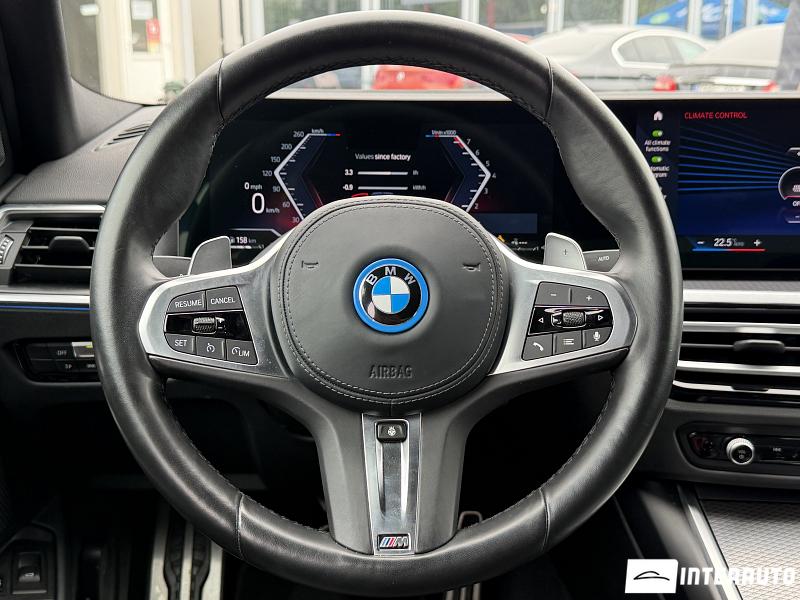 bmw 330E 2023