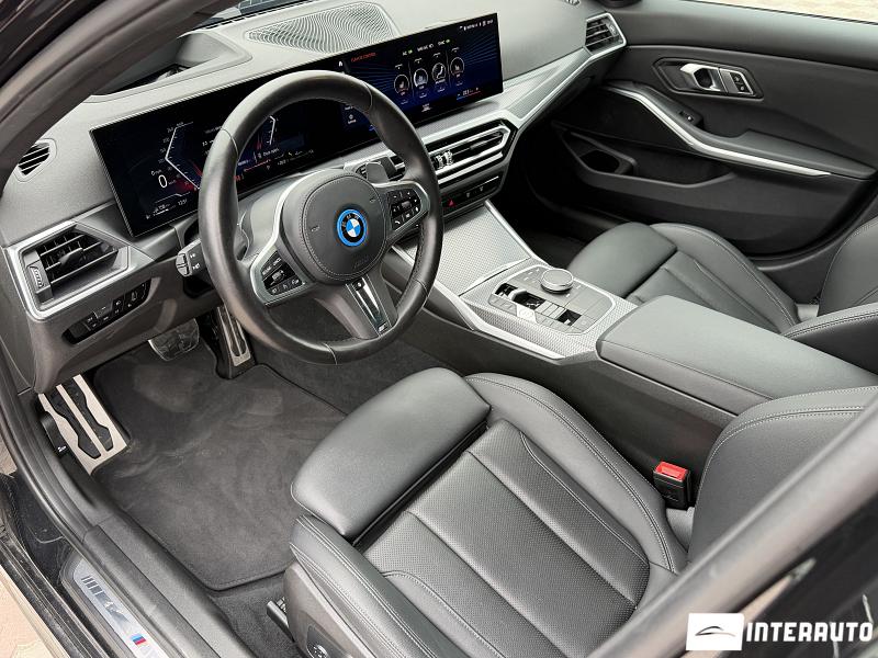 bmw 330E 2023
