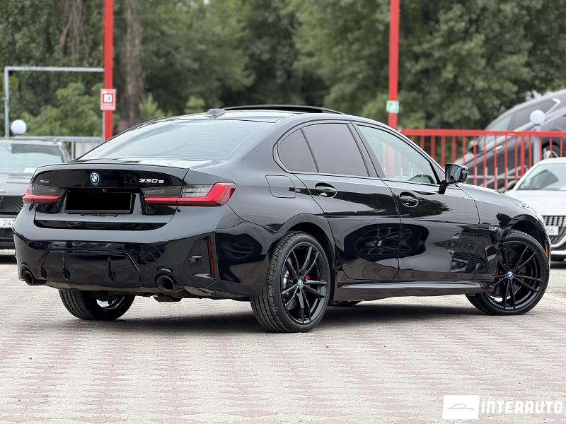 bmw 330E 2023