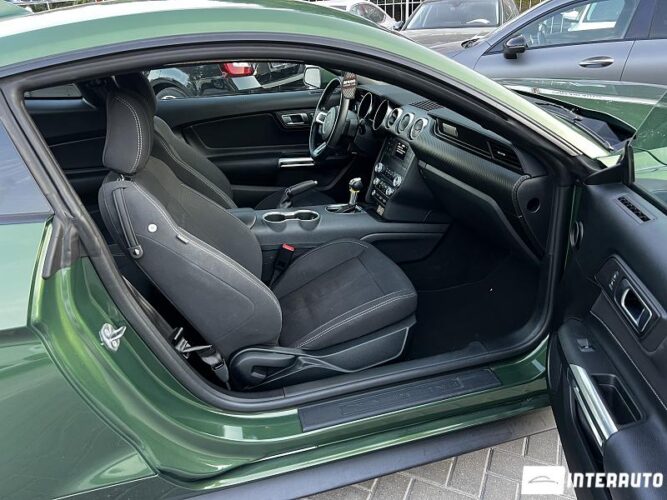 Ford Mustang 33 ford Mustang 2022