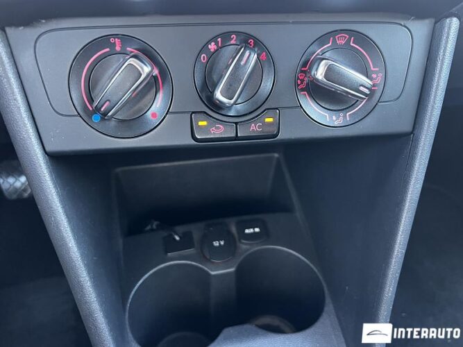Volkswagen Polo 40 volkswagen Polo 2013