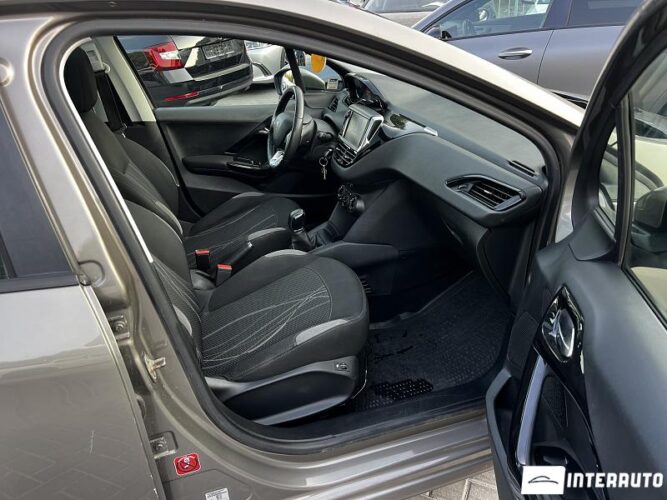 Peugeot 208 36 peugeot 208 2013