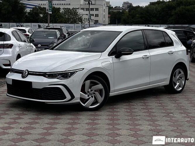Volkswagen Golf 2021 doar la InterAuto