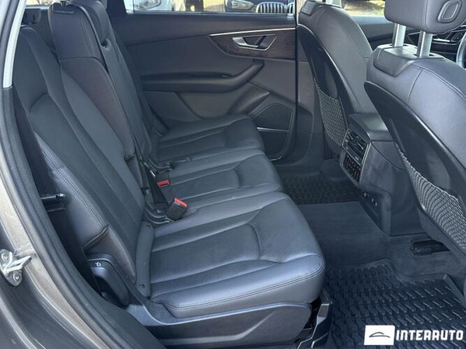 Audi Q7 59 audi Q7 2020