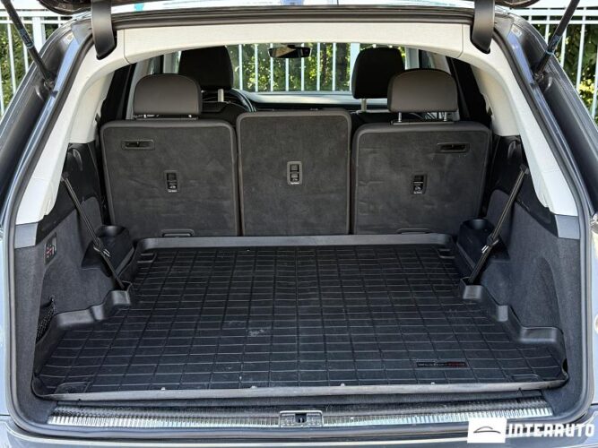 Audi Q7 62 audi Q7 2020