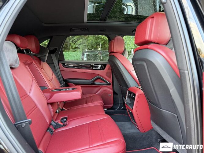 porsche Cayenne 2021
