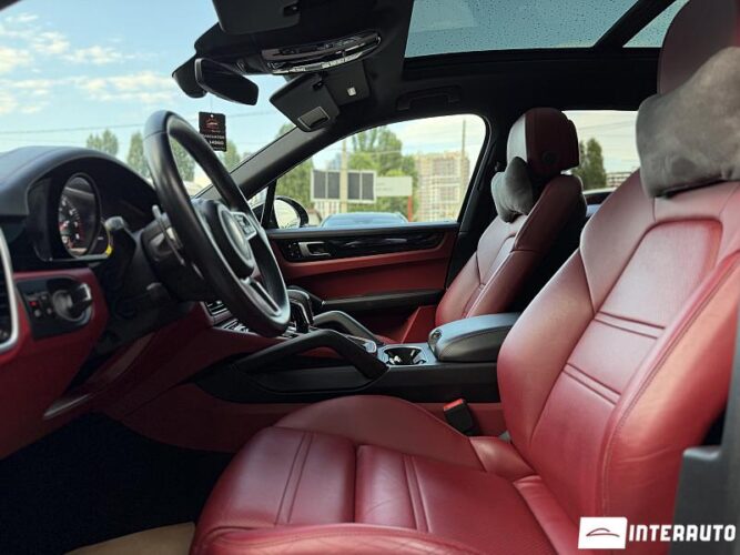 porsche Cayenne 2021