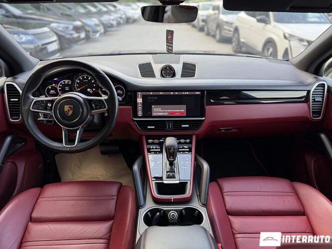 porsche Cayenne 2021