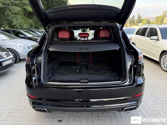 porsche Cayenne 2021