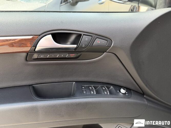 Audi Q7 47 audi Q7 2012