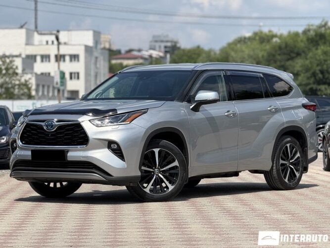 Toyota Highlander 2022 doar la InterAuto