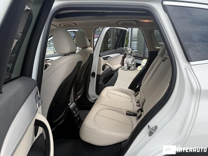 BMW X1 2.5e 52 bmw X1 2.5e 2020