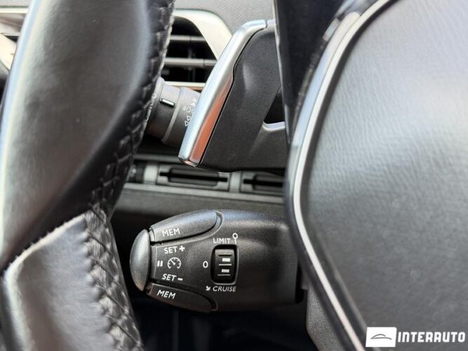 Peugeot 3008 41 peugeot 3008 2018