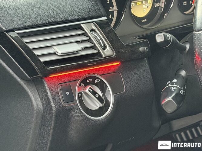 Mercedes E 220 41 mercedes E 220 2012
