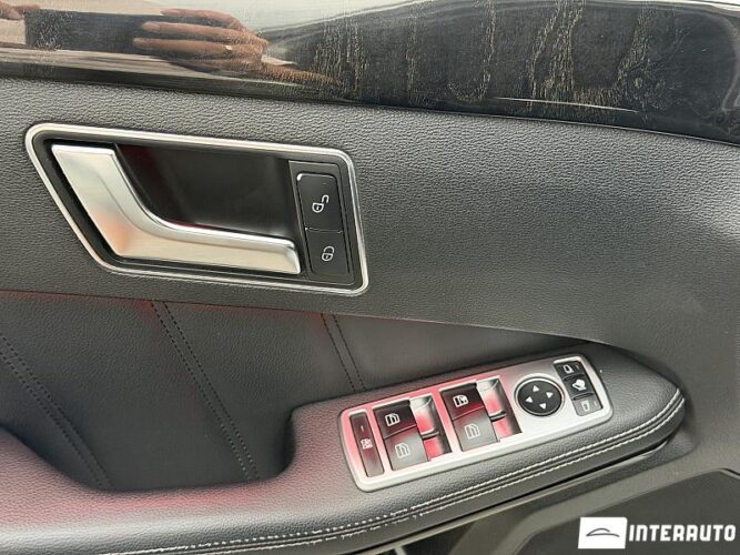 Mercedes E 220 42 mercedes E 220 2012