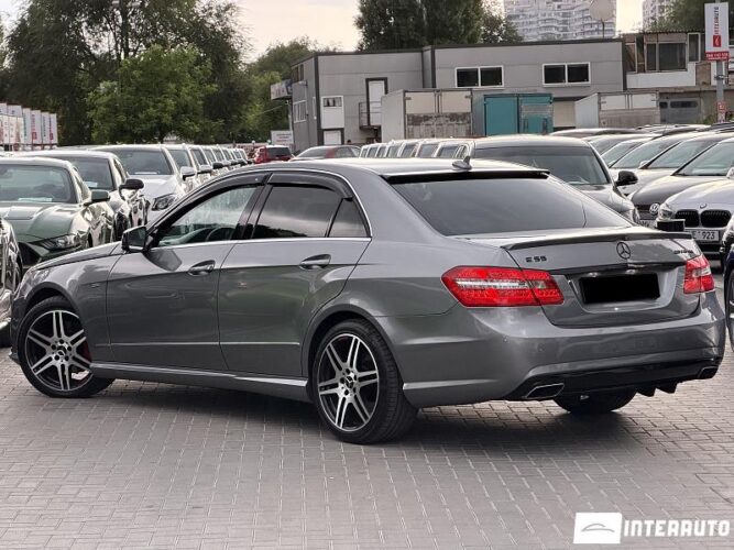 Mercedes E 220 31 mercedes E 220 2012