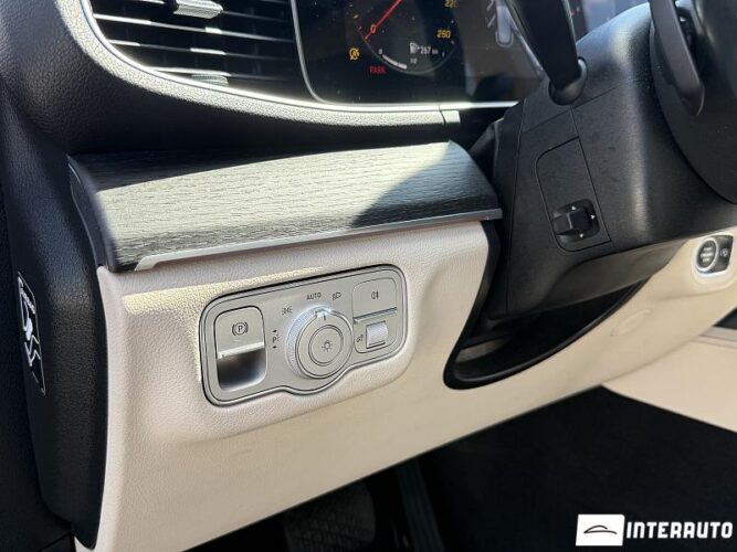 Mercedes GLE 350 62 mercedes GLE 350 2021