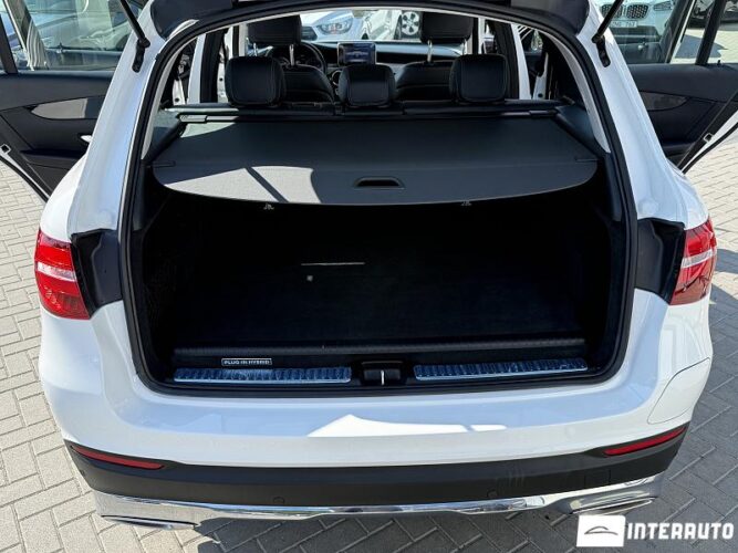 Mercedes GLC 350e 51 mercedes GLC 350e 2018
