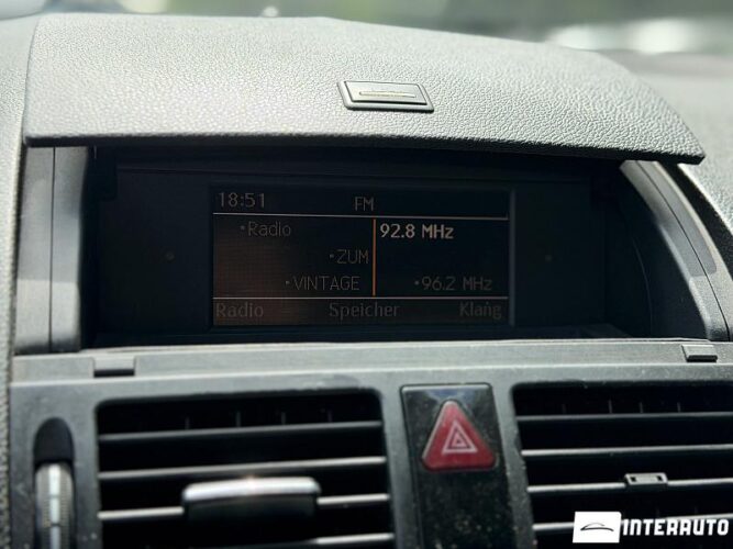 Mercedes C 200 38 mercedes C 200 2007