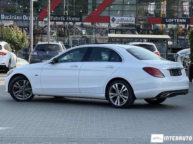 Mercedes C 350e 38 mercedes C 350e 2018
