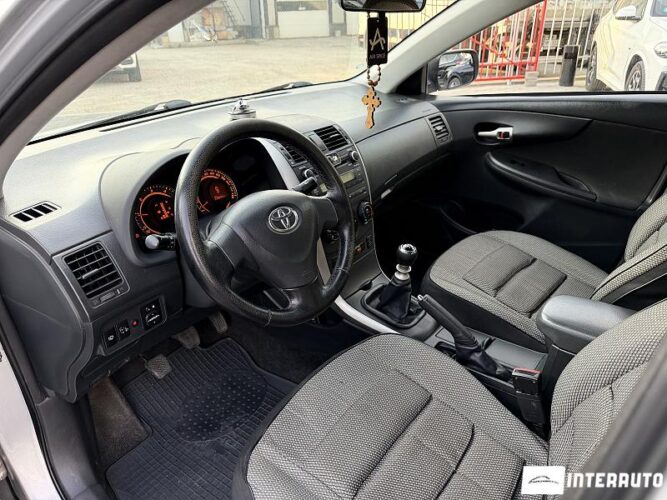 Toyota Corolla 32 toyota Corolla 2010