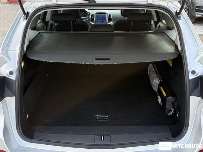 opel Astra 2012