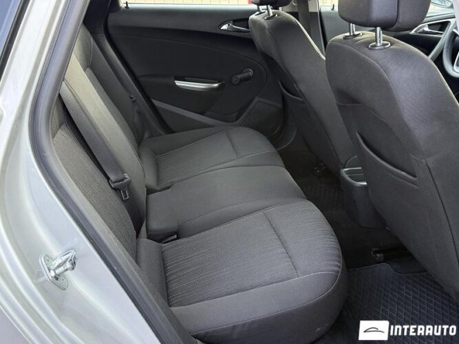 opel Astra 2012