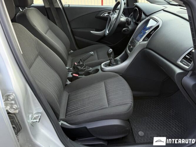 opel Astra 2012