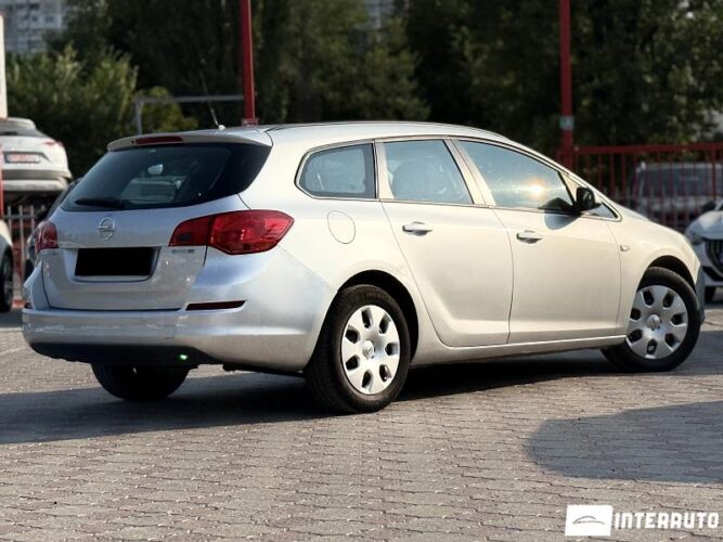 opel Astra 2012