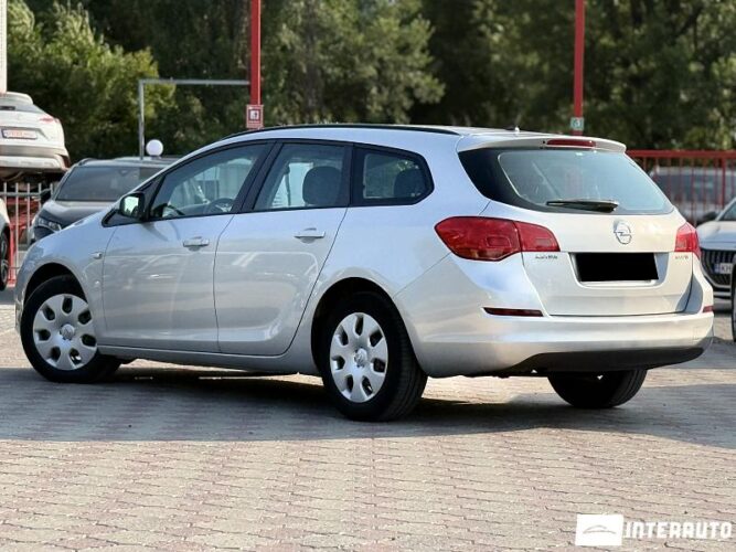 opel Astra 2012