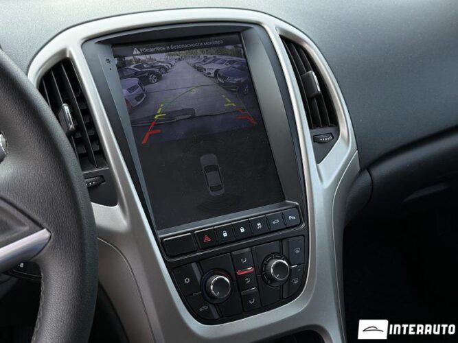 opel Astra 2012