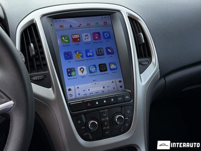 opel Astra 2012