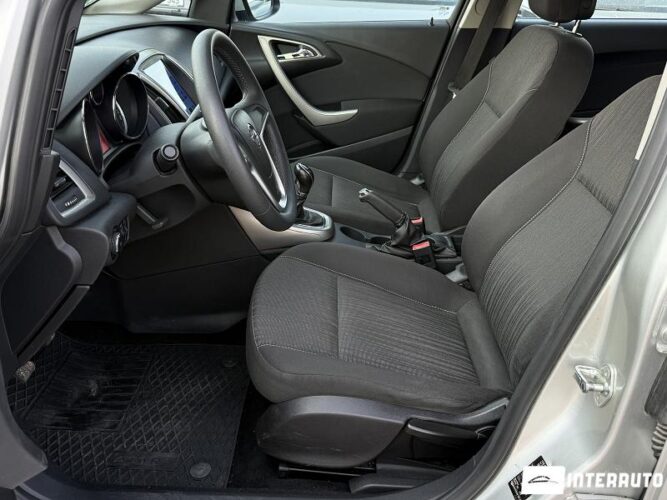 opel Astra 2012