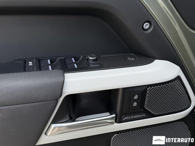 land rover Defender 2020