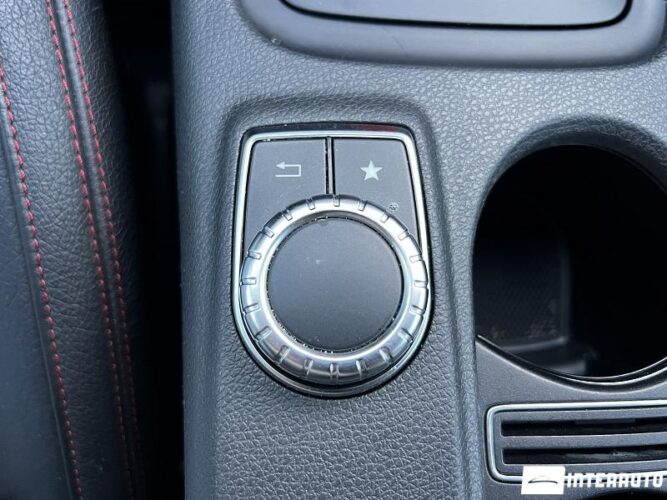 Mercedes GLA 200 42 mercedes GLA 200 2016