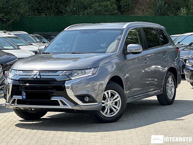 Mitsubishi Outlander 34 mitsubishi Outlander 2020