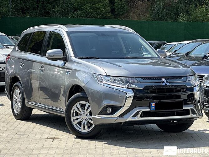 Mitsubishi Outlander 2020 doar la InterAuto